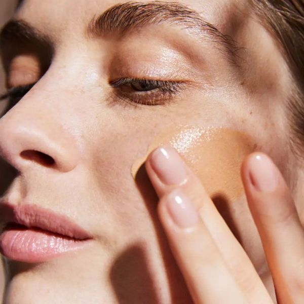 Avène Solaire Fluide Teinté absorption rapide unifiant SPF50+ peaux sensibles (50 ml)