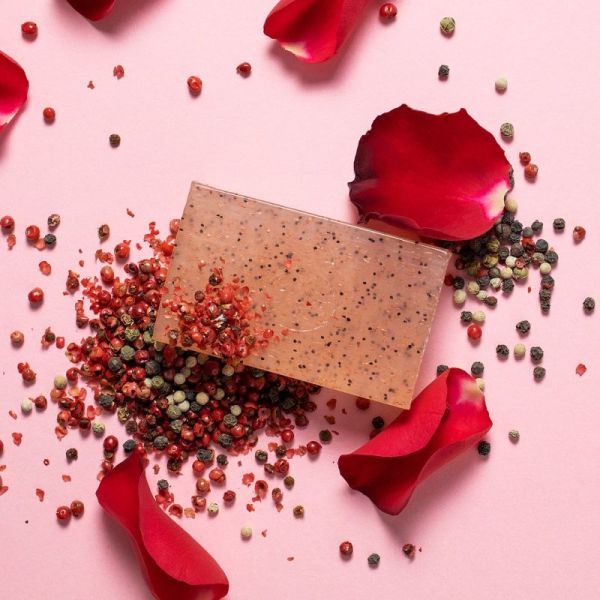 NATURAL SOAP Savon à la Rose et au Poivre Noir