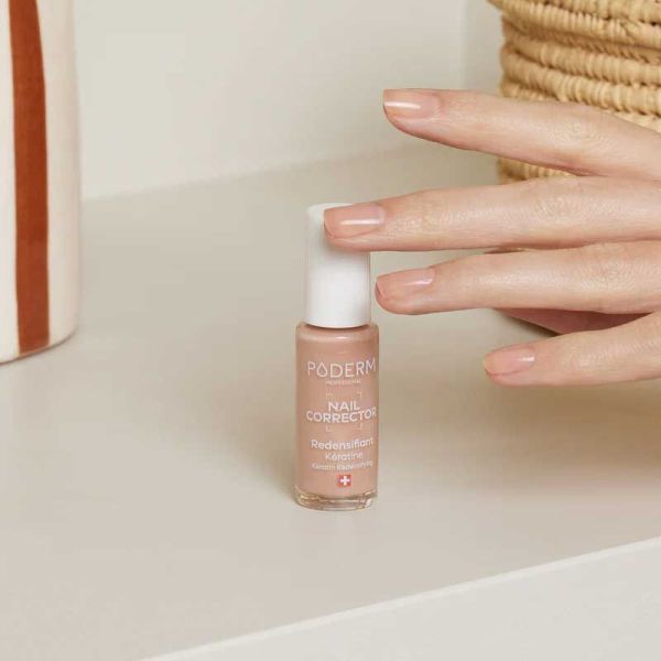 Poderm Professionnal Nail Corrector Vernis Redensifiant à la Kératine (8 ml)