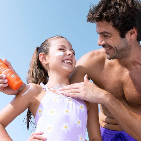 SVR Sun Secure SPF50+ Lait solaire hydratant sans parfum, fini invisible (250 ml)