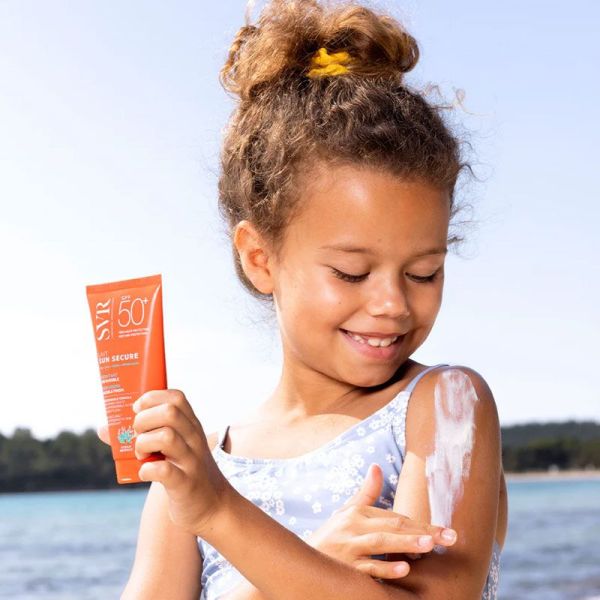 SVR Sun Secure SPF50+ Lait solaire hydratant sans parfum, fini invisible (250 ml)