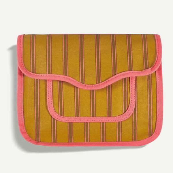 Trousse de voyage Les Essentiels de l'Été de Caudalie x Maria de la Orden (4 produits)