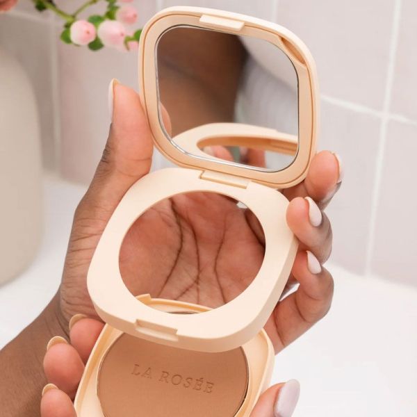 La Rosée Recharge Poudre Compacte Soin à l'abricot Bio Teinte 04 Foncé (8 g)